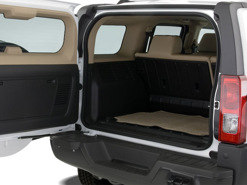 2010-hummer-h3-adventure-suv-trunk