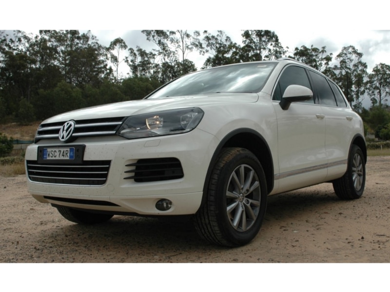 2012-Volkswagen-Touareg-56