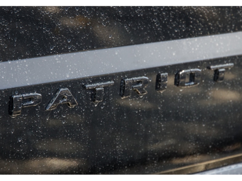 2014-jeep-patriot-blackhawk-cvt-191