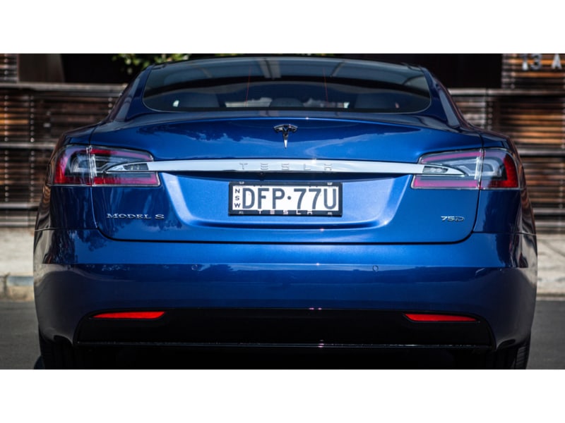 2016-Tesla-Model-S-75d-31