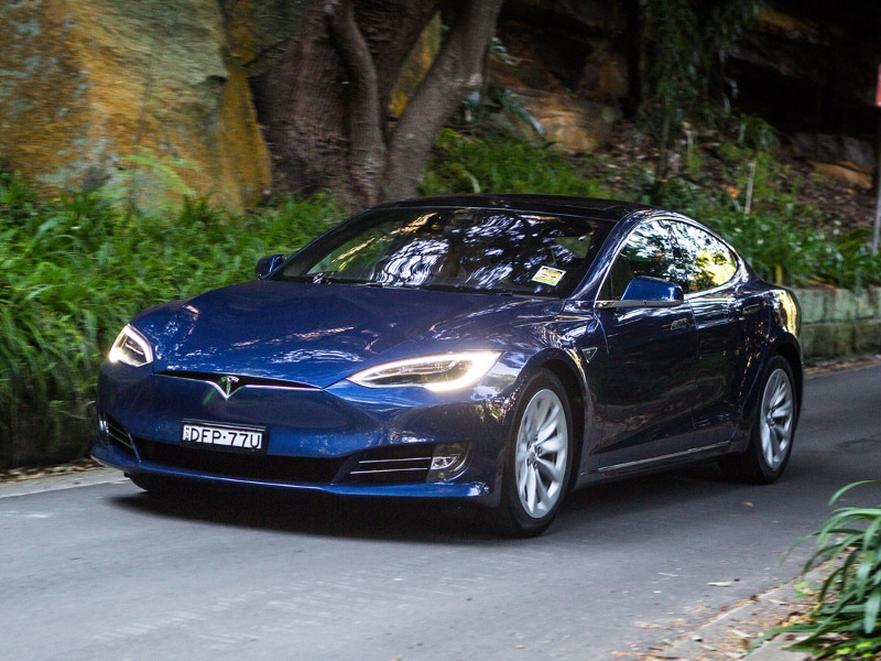 2016-Tesla-Model-S-75d-76