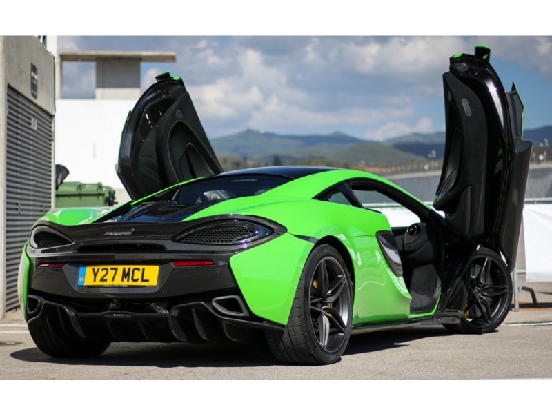 2016-mclaren-570s-coupe-19