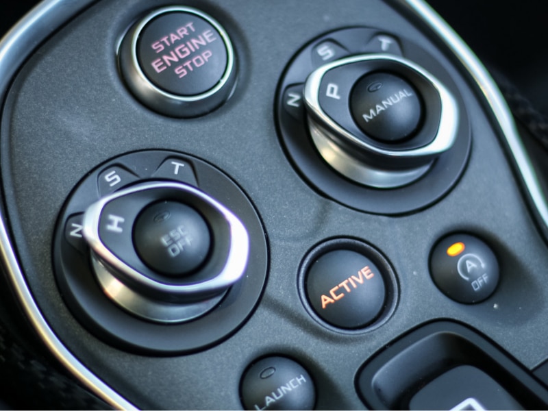 2016-mclaren-570s-coupe-29