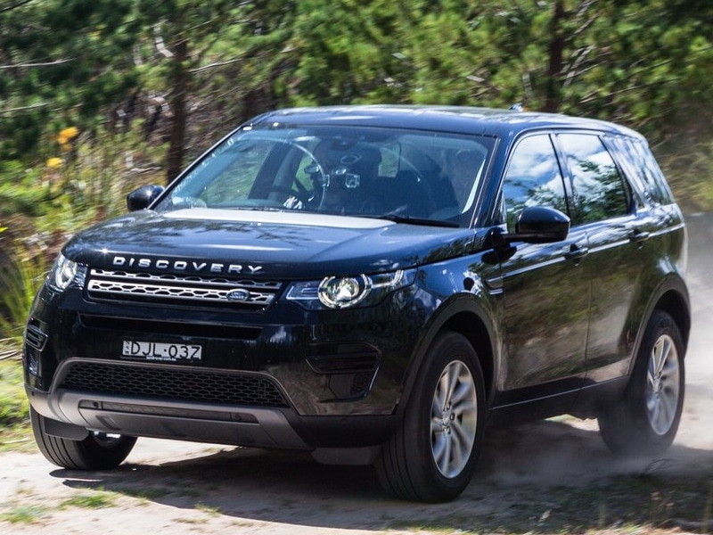 2017-Land-Rover-Discovery-review-21