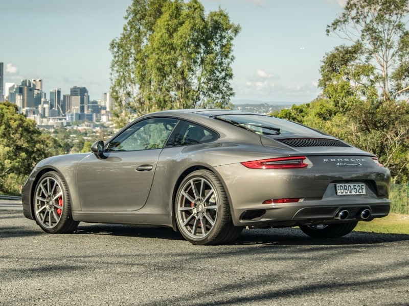 2017-Porsche-911-Carrera-S-Review-2