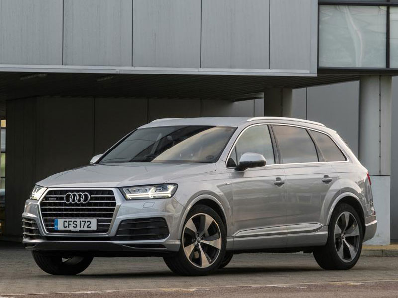 audi-q7-suv-2015-front-quarter-2