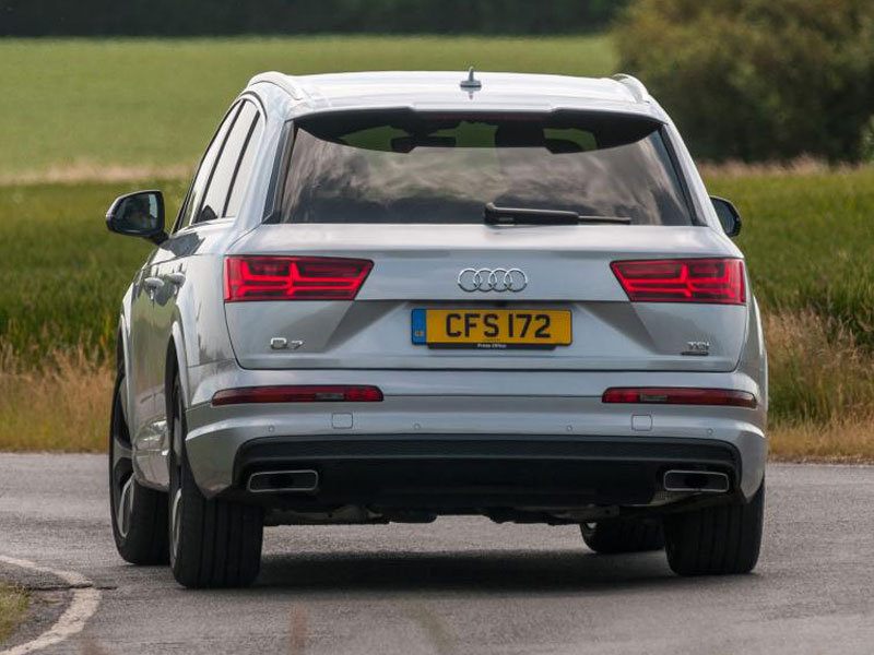 audi-q7-suv-2015-rear-cornering-2