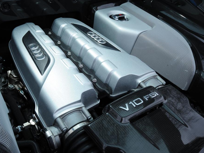 audi-r8-coupe-10-engine_0_0