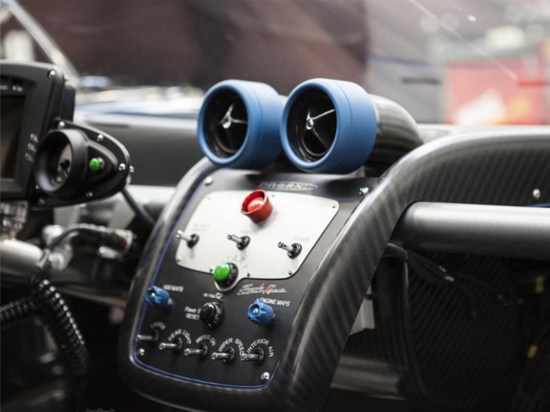 pagani-zonda-revoluc-9_1600x0w