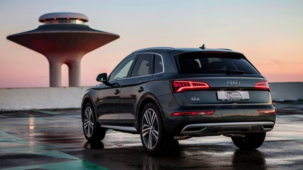 q5 back