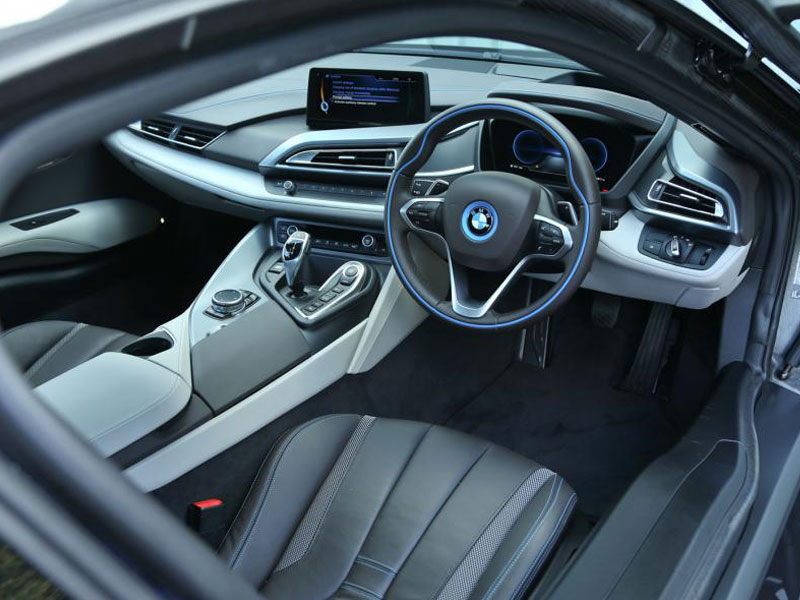 bmw-i8-uk-road-test-2014-047