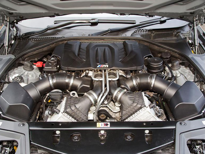 bmw-m5-engine