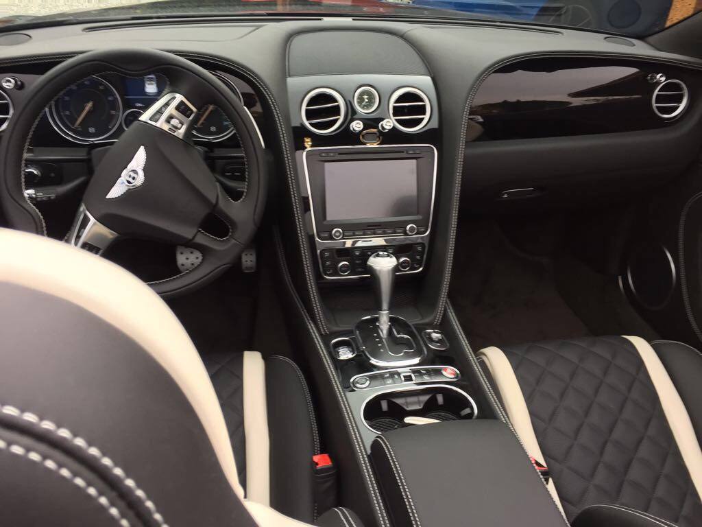 bentley gtc front inside