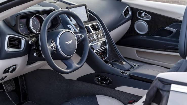 Aston Martin DB11., Aston Martin DB11.,