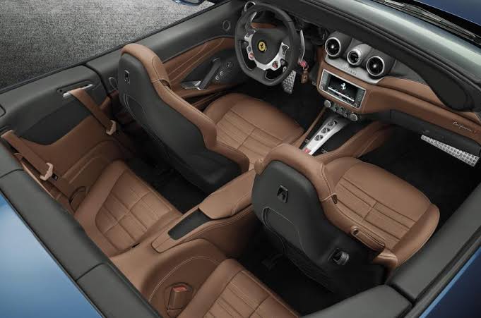Ferrari California...