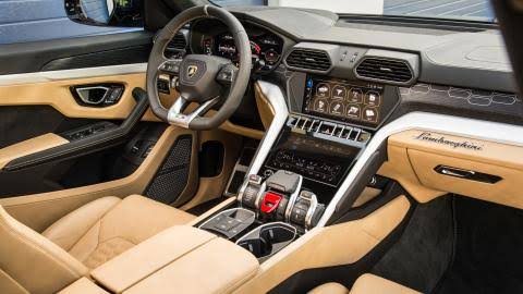 Lamborghini Urus...
